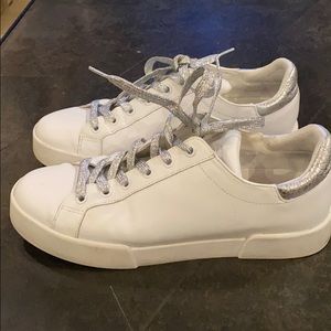 Kenneth Cole White Sneaker